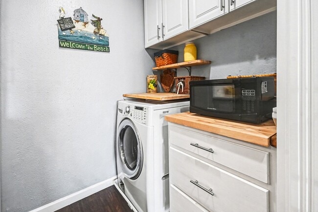 Building Photo - 307 Yacht Club Ln