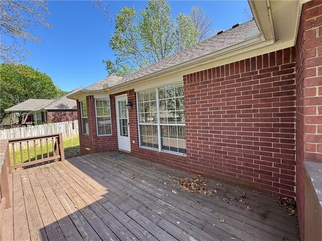 Building Photo - 3050 Birch Pl
