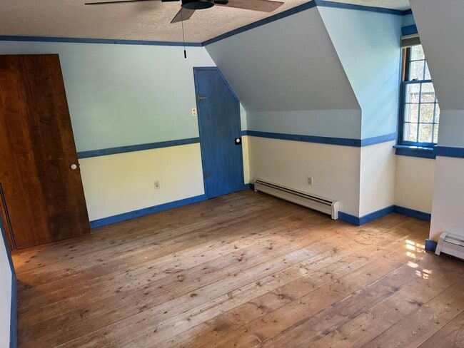 Building Photo - 3 Bedroom, 2.5 Bathroom Home in Cedar Crest