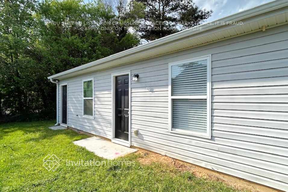 Building Photo - 5663 Chrys St