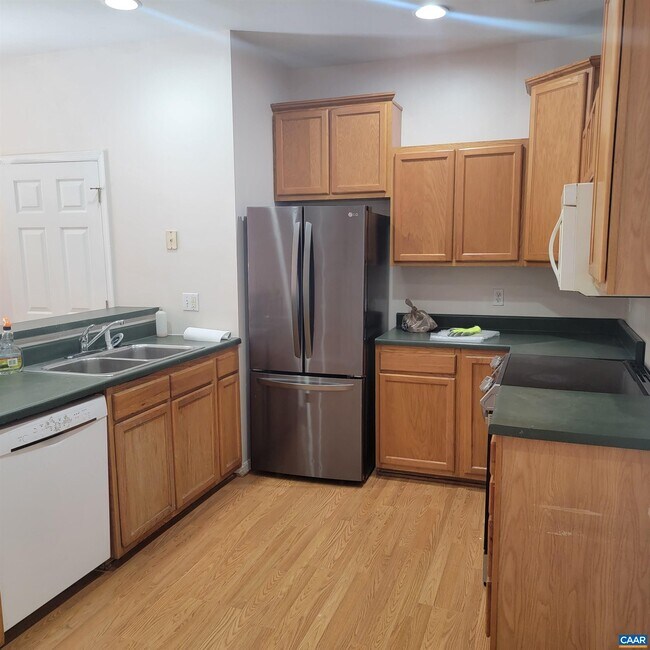 Building Photo - 1772 Webland View