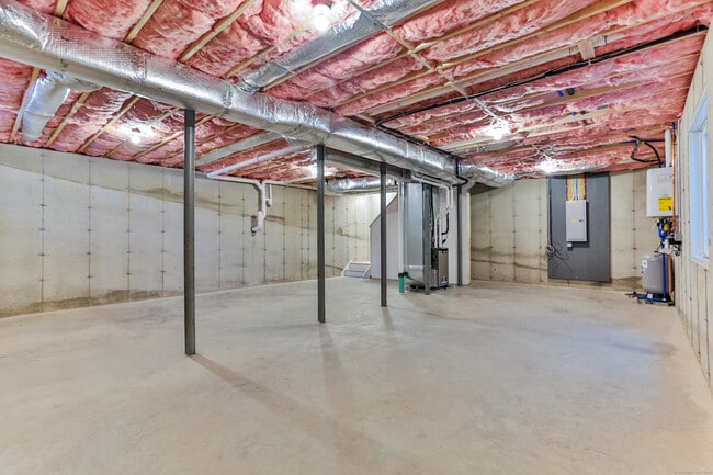 Building Photo - 157 Good Hill Rd