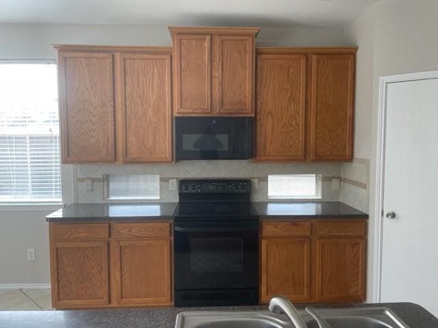 Building Photo - 850 Warbler Ln