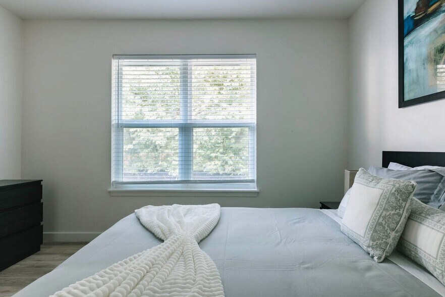 Building Photo - 4804 Filey Cove