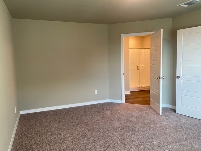 Building Photo - 3 BEDROOM, PLUS OFFICE, BELTON ISD