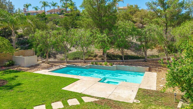 Building Photo - Executive 5-Bedroom Pool Home with Dual Master Suites in Stevenson Ranch