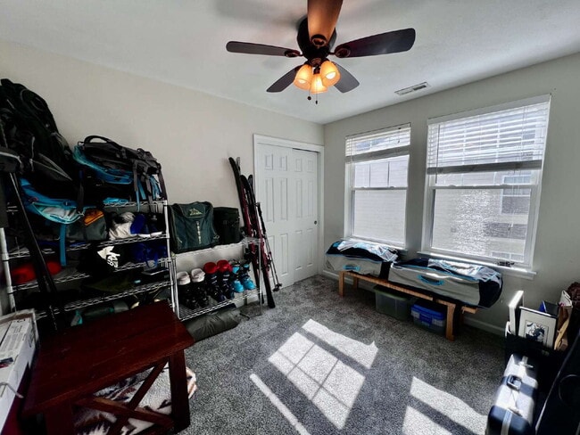 Building Photo - Charming 4 Bedroom home Near Virginia Beach Oceanfront!