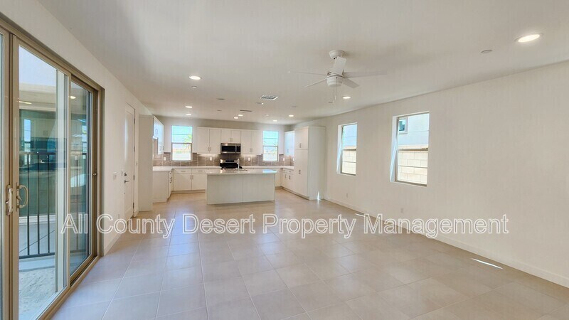 Building Photo - 35944 Randall Ln