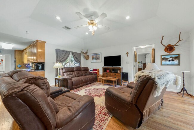 Building Photo - Ranch home and land for Rent