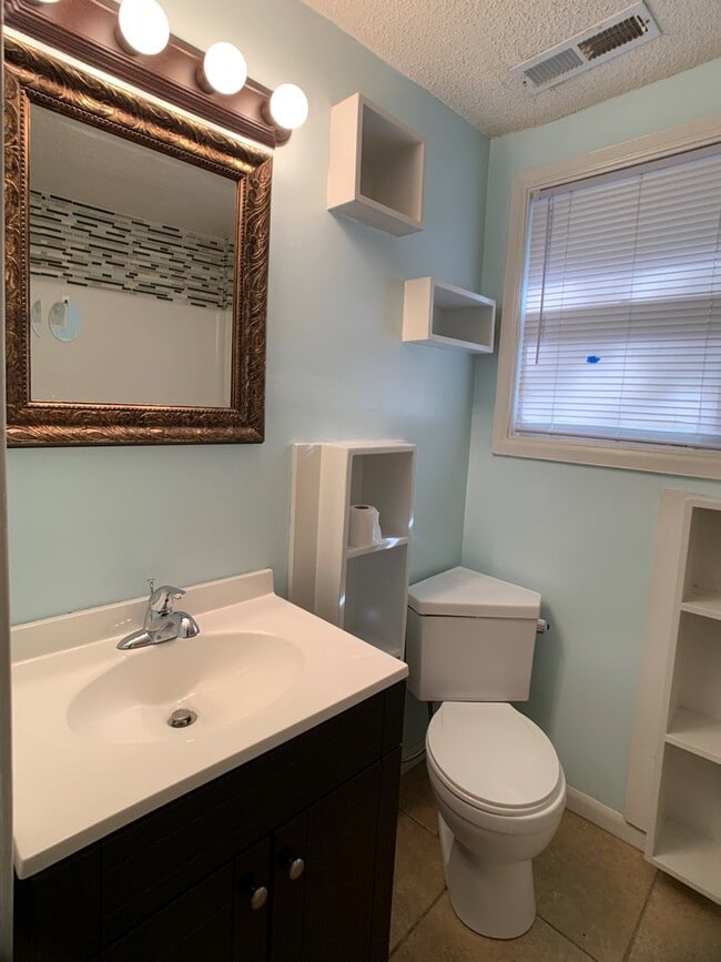 Building Photo - ADORABLE HOME IN CENTRAL MANHATTAN!