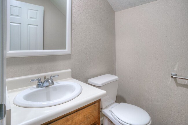 Building Photo - Greenwood Estates has an Excellent 2 Bedroom, 1.5 Bath Townhouse with a Backyard and Garage!