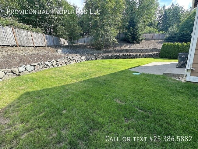 Building Photo - 9720-9186 186 St E