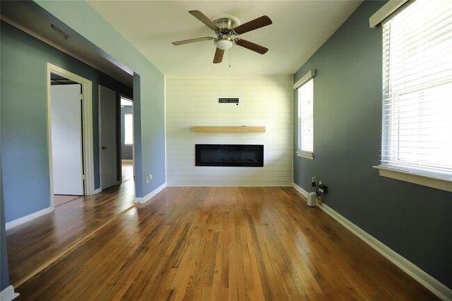 Building Photo - 16890 Porter Ln
