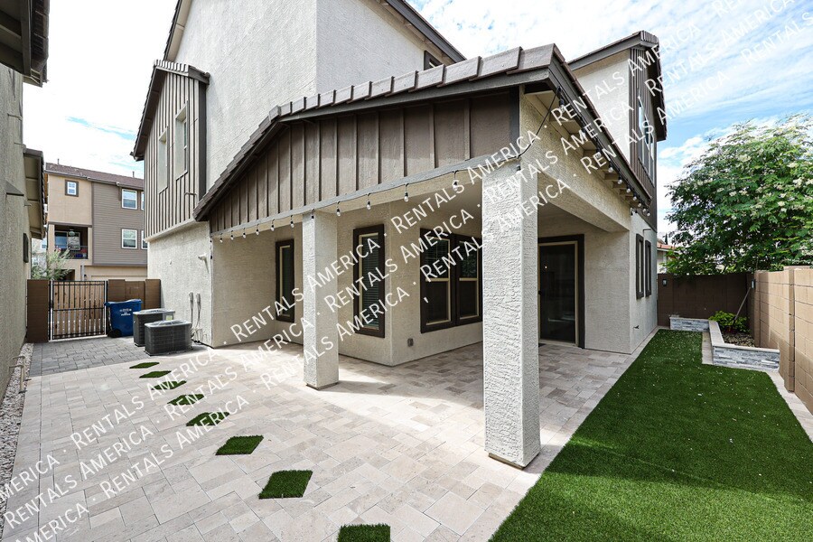 Building Photo - 640 W Winchester Dr