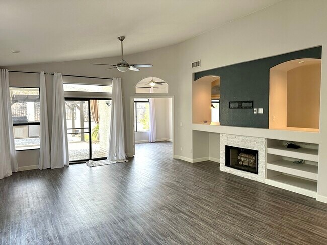 Building Photo - Gorgeous remodel update! No neighbors behind hillside lot