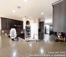 Building Photo - 10419 Avalon Ridge