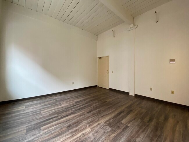 Building Photo - 30 Hanover St