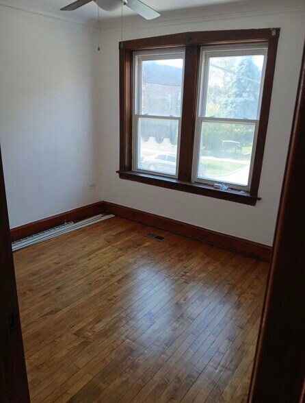 Building Photo - 4107 W Cermak Rd