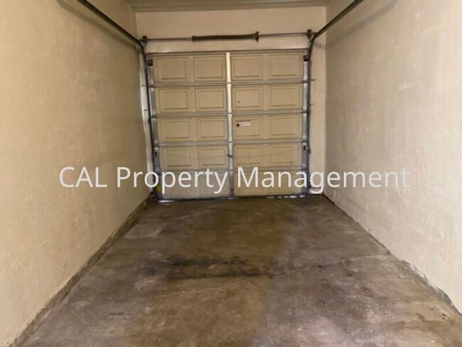 Building Photo - Two Bedroom for Rent in South Salinas, CA!
