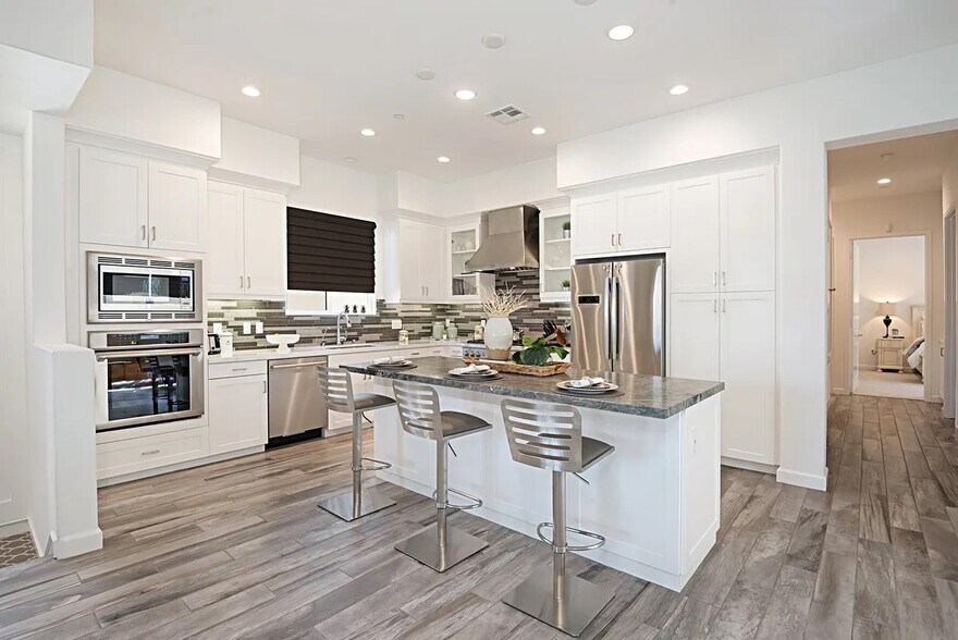 Building Photo - 168 Follyhatch