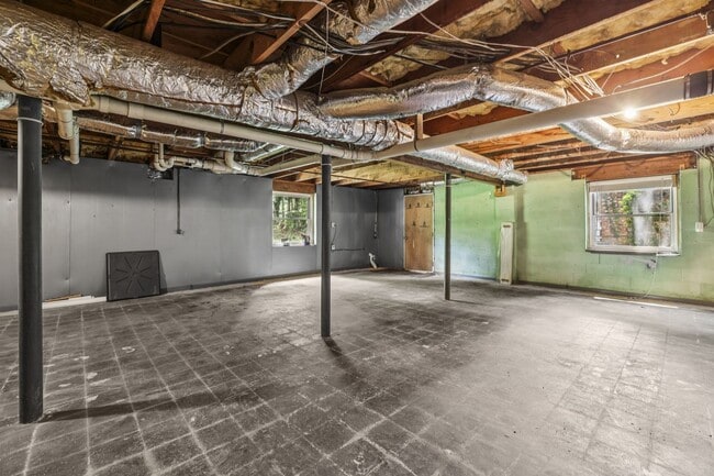 Building Photo - Charming Ranch Style Home With Spacious Basement in Brookhaven