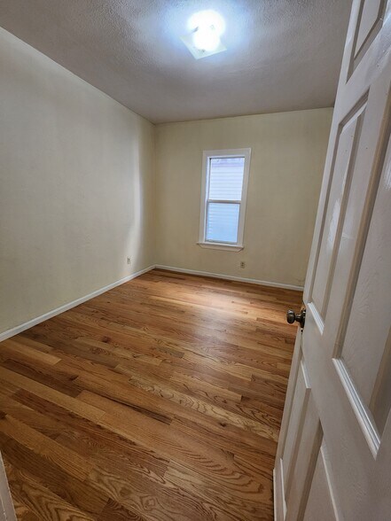 Building Photo - 52 Deering Rd