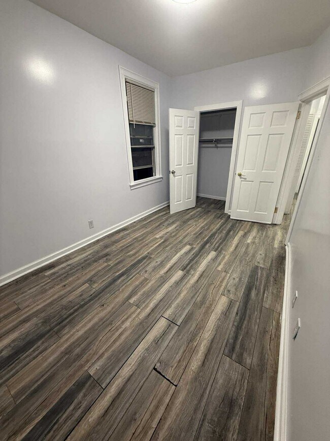 Building Photo - 225 McAdoo Ave