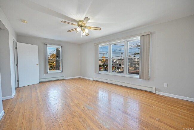 Building Photo - 72 5th Ave
