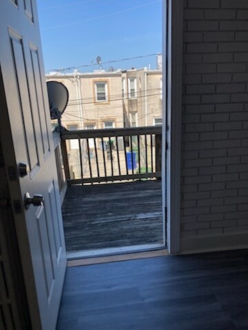 Building Photo - 628 Ponca St