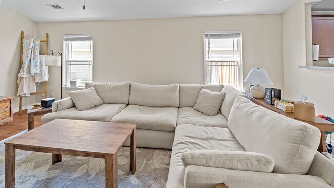 Building Photo - Beautiful 3 Bedroom Home in Port Wentworth with Fenced Backyard and Community Pool