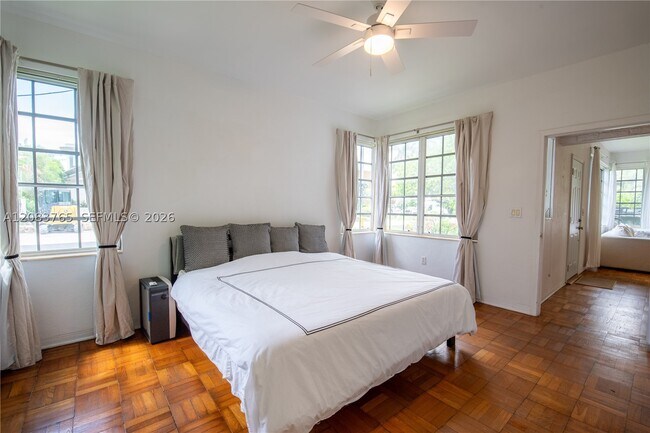Building Photo - 85 S Hibiscus Dr