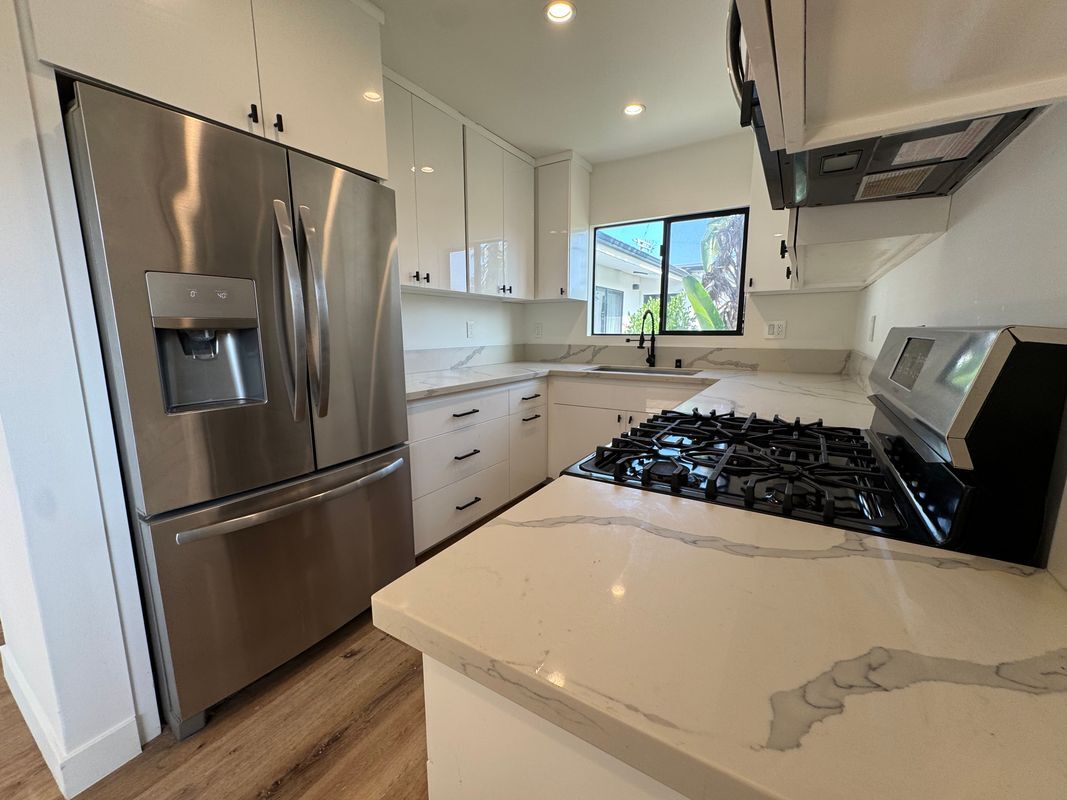 Building Photo - 1347 N Stanley Ave