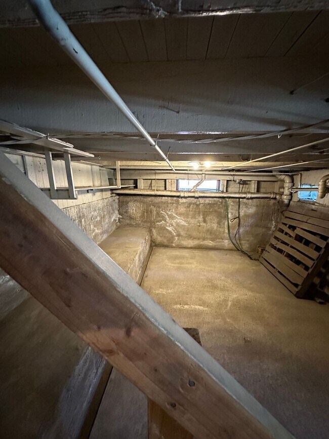 Building Photo - Adorable 1 bedroom 1 bath close to Downtow...
