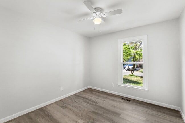 Building Photo - 3641 Meadow Creek Ln