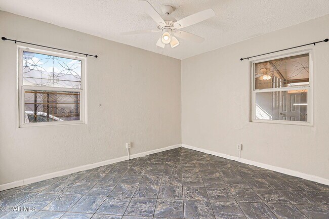Building Photo - 115 Miller Cir