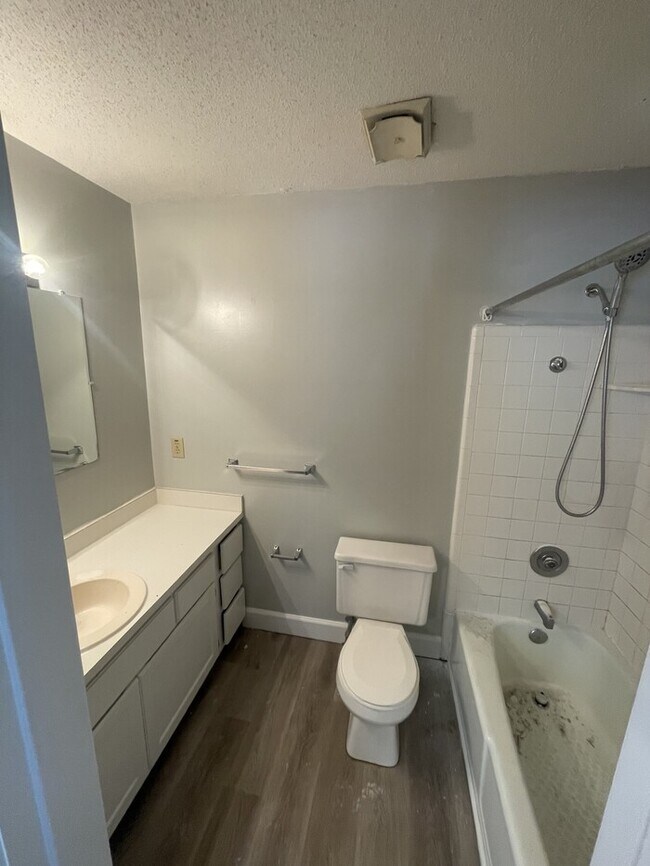 Building Photo - 6140 Loch Laural Ln