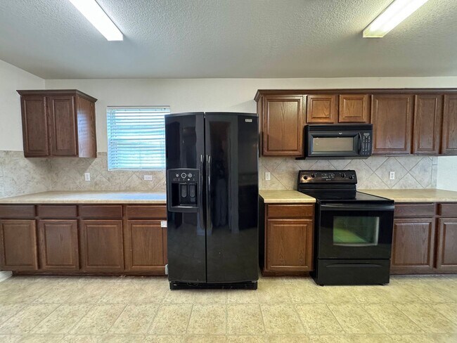 Building Photo - 4-Bedroom House for Rent in Killeen