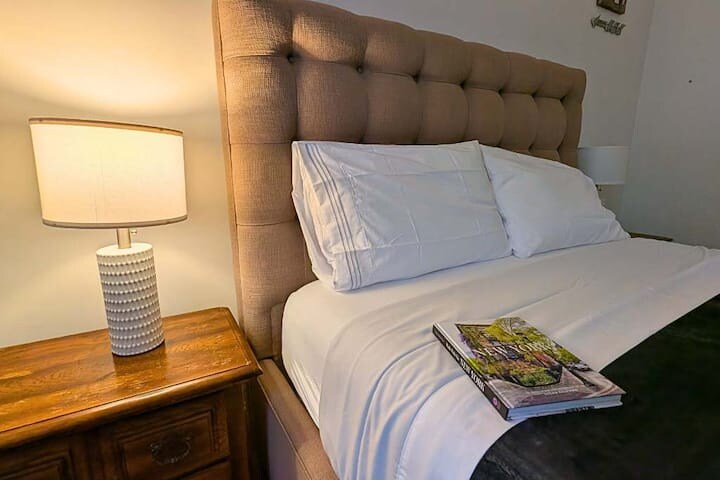 Building Photo - 108 Gotthart St