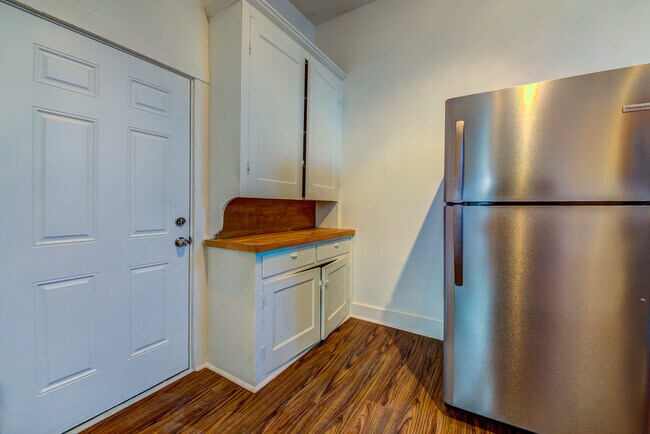 Building Photo - 21 Mt Oliver St