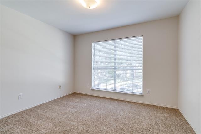 Building Photo - 18724 Park Grove Ln