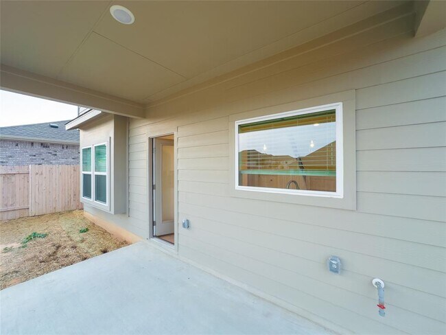 Building Photo - 198 Shackleton Dr