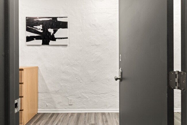 Building Photo - 832 Hilgard Ave