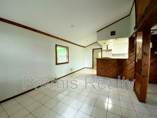 Building Photo - 2686 Sunset Dr