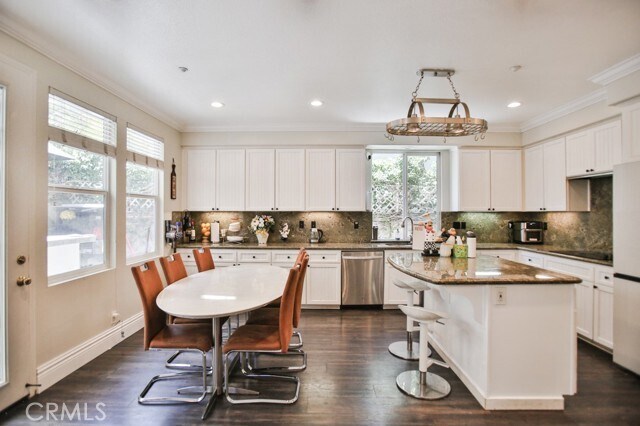 Building Photo - 5326 Charlotta Dr