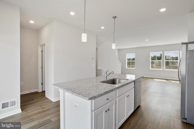 Building Photo - 127 Kinkade Ct