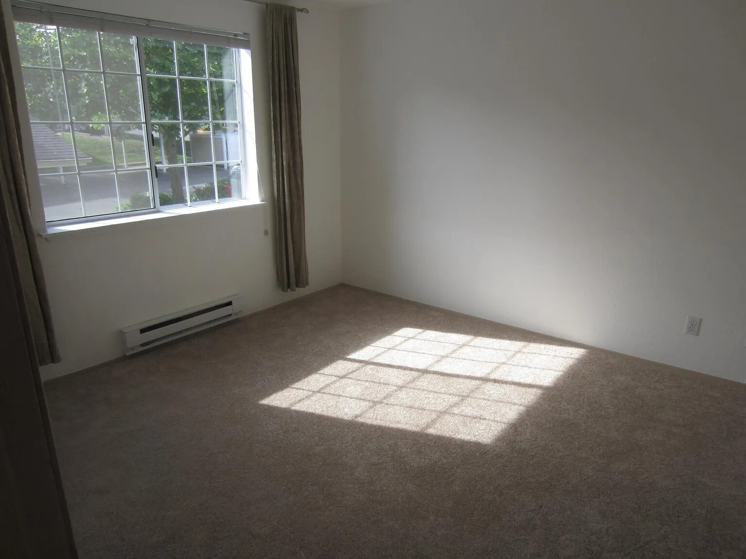 Building Photo - 19230 Forest Park Dr NE