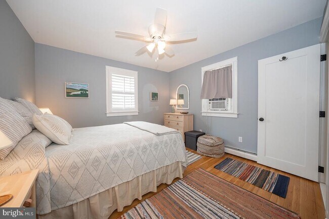 Building Photo - 533 Monument Ave