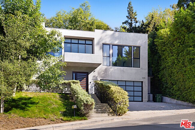 Building Photo - 11200 Dona Lola Dr