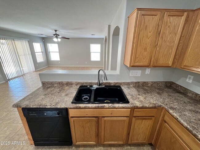 Building Photo - 3119 W Silver Creek Dr