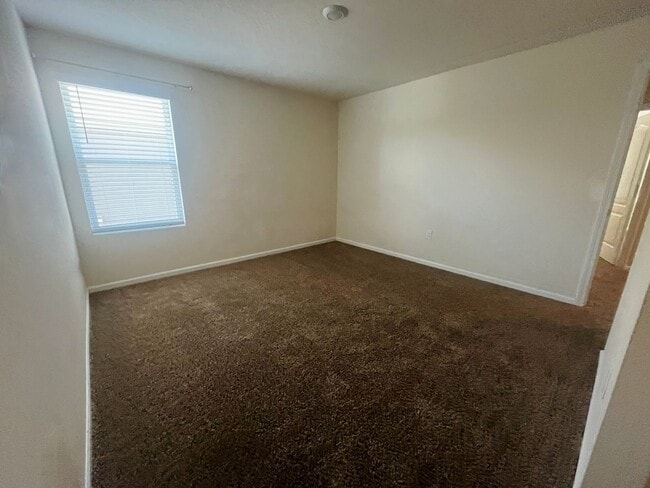 Building Photo - 131 Ashwood Cir